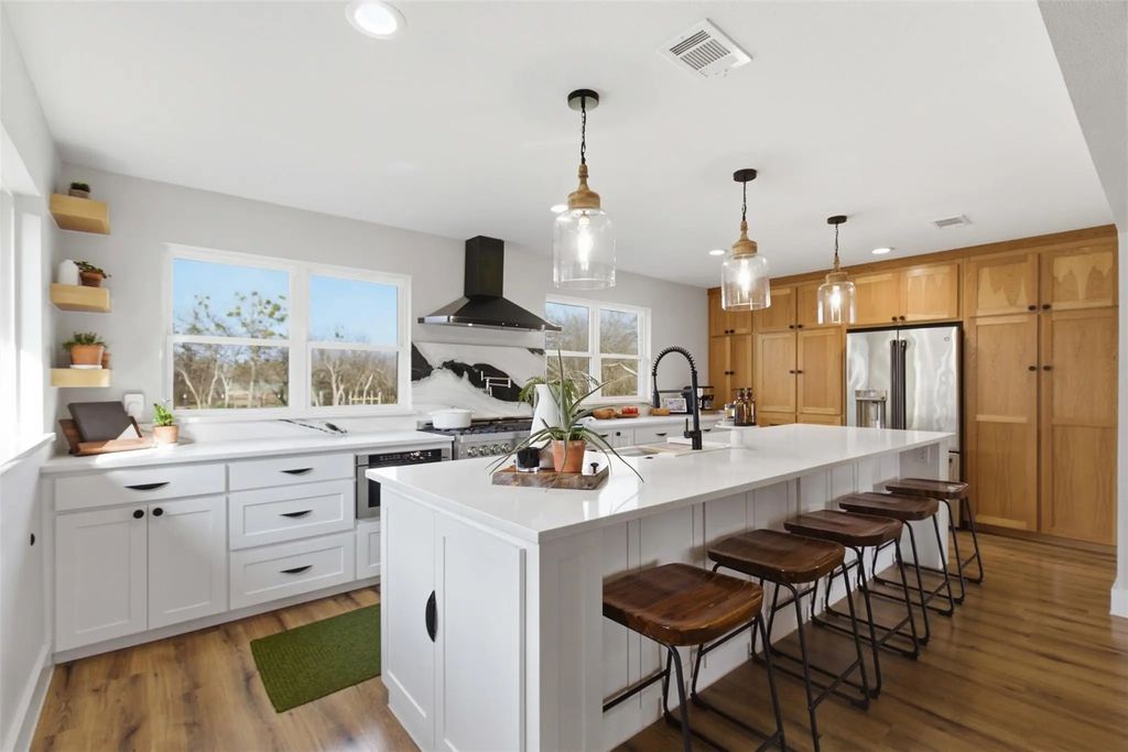 539 N Stewart Street, Jacksboro