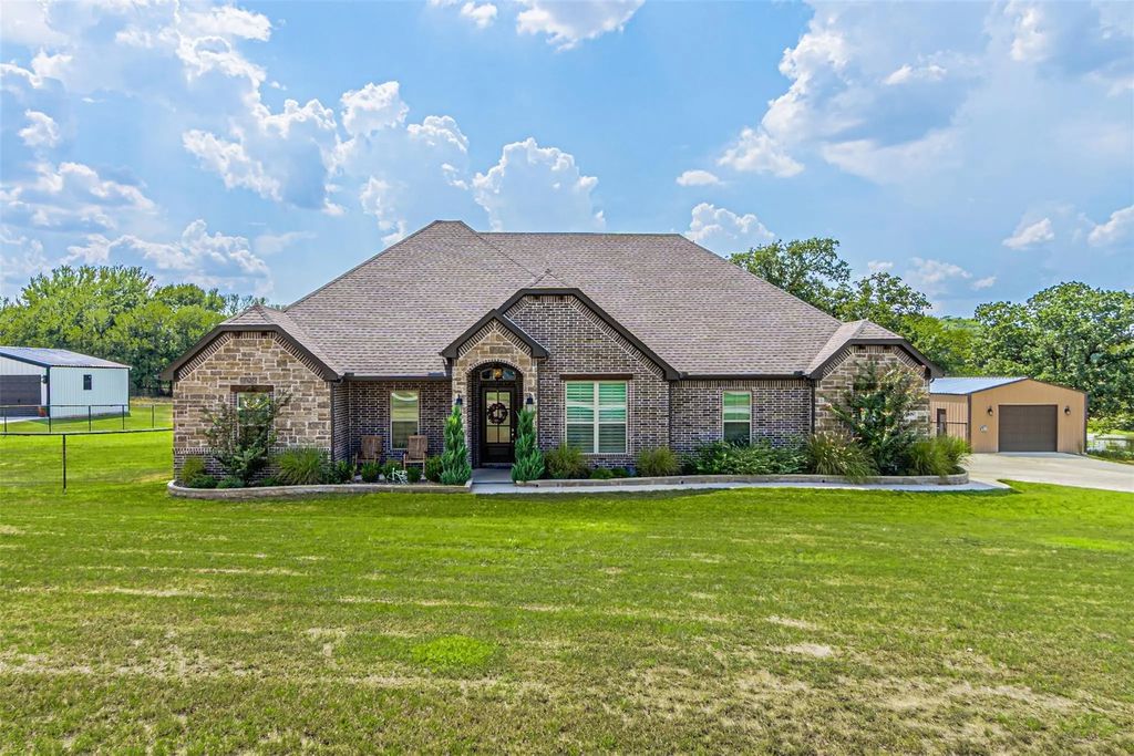 1009 Henry Way, Springtown
