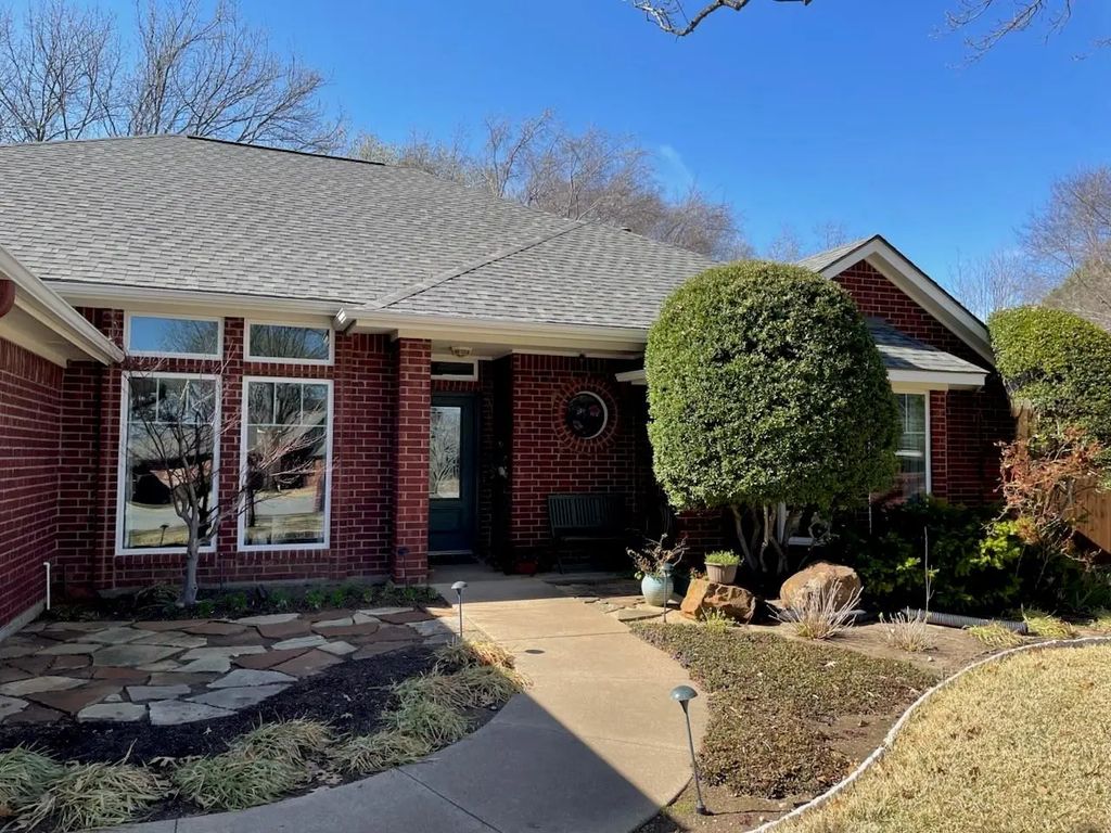 8805 Hilary Court, North Richland Hills