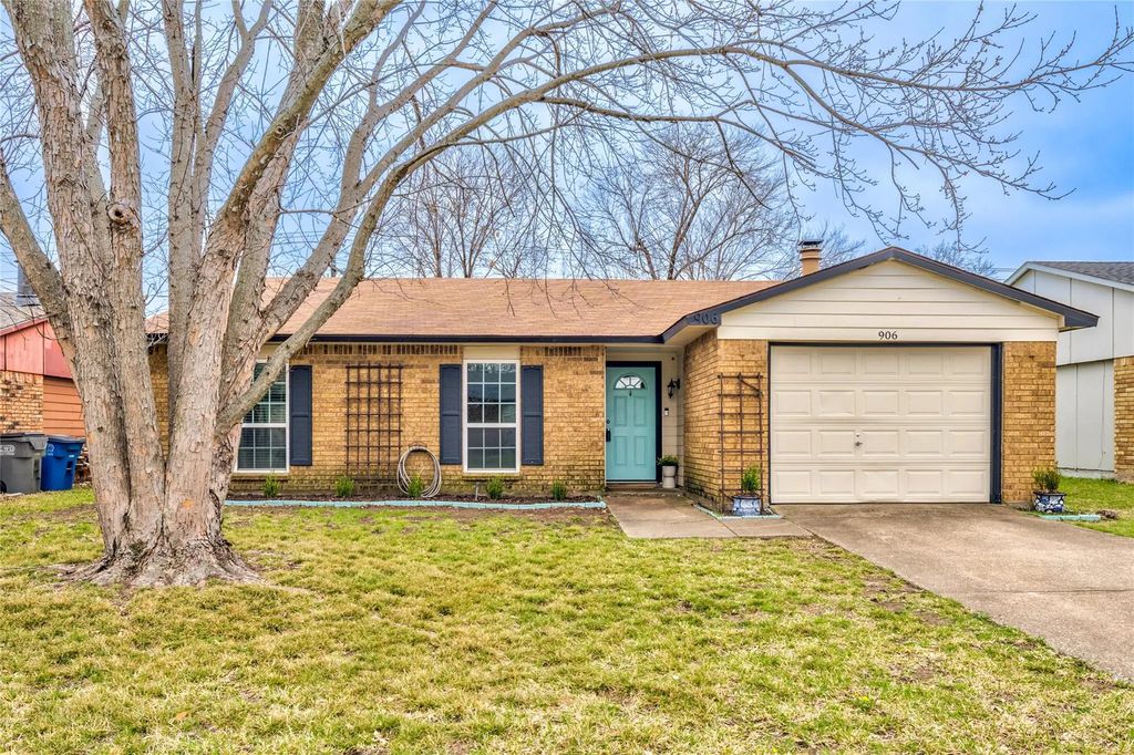 906 Rolling Ridge Drive, Allen