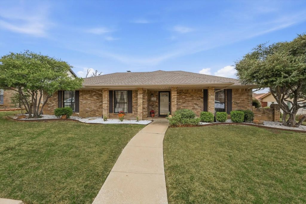 1115 Wiltshire Drive, Carrollton
