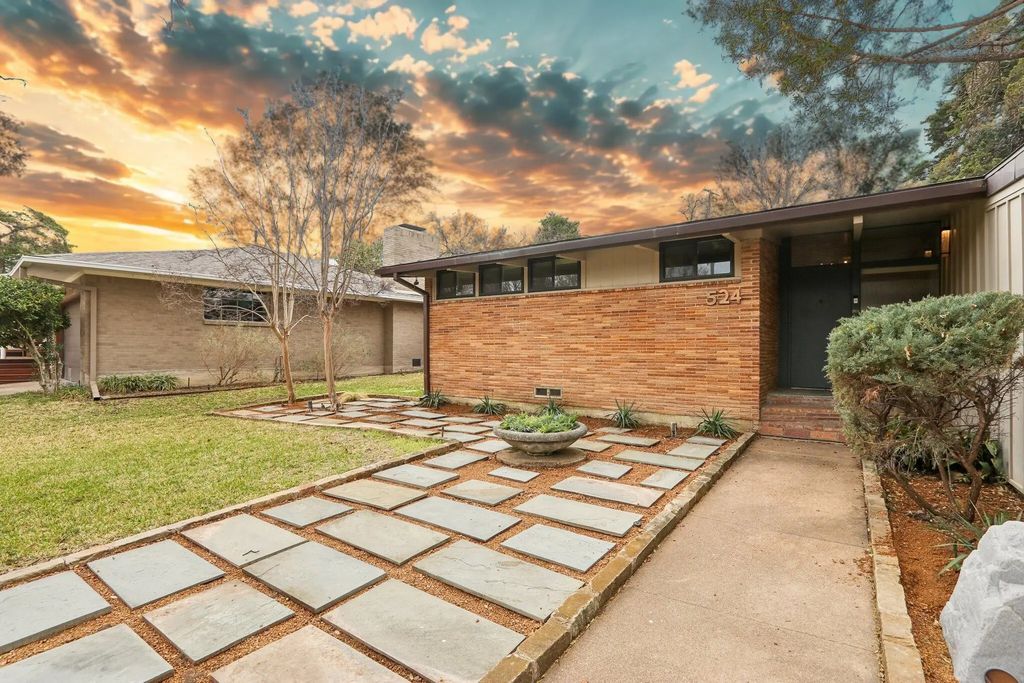 524 N Manus Drive, Dallas