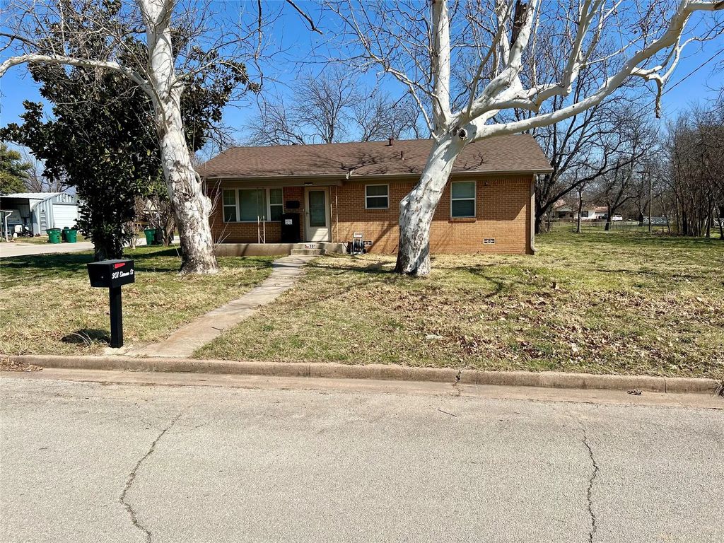 301 Sherman Street, Nocona