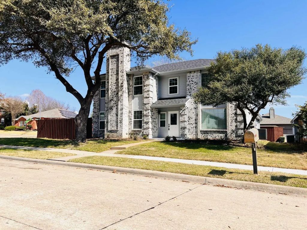 7720 Radford Circle, Plano