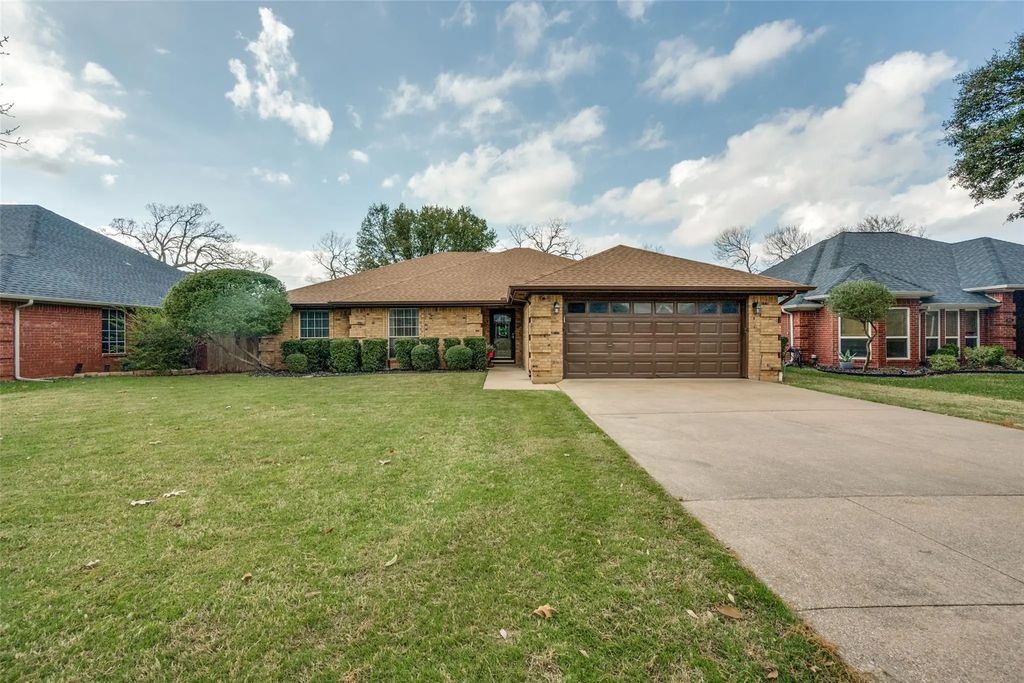 803 Twin Creek Drive, Mansfield