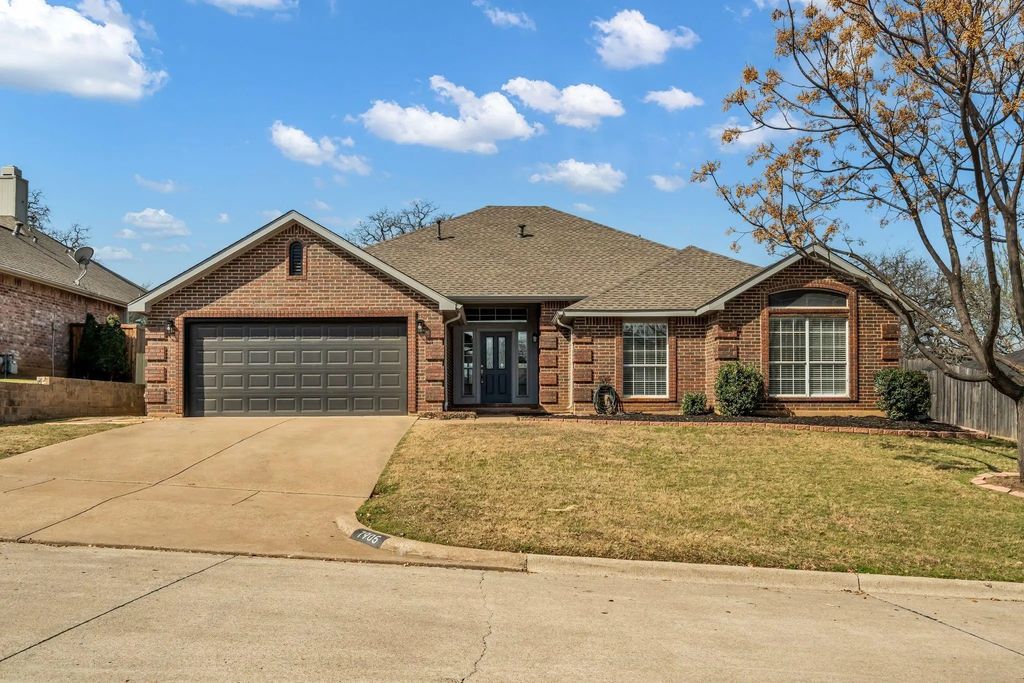 7905 Ember Oaks Drive, North Richland Hills