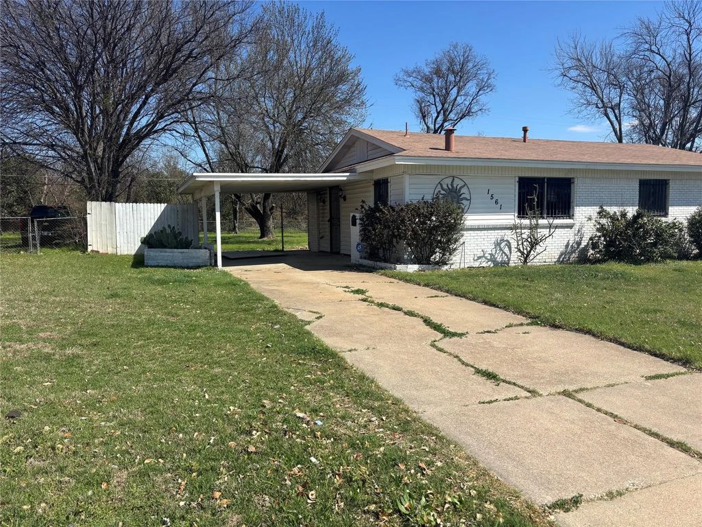 1561 Milmo Drive, Fort Worth