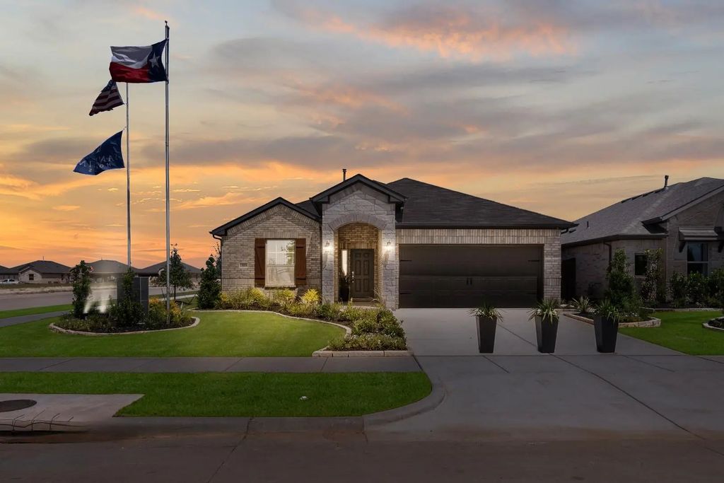 1808 Apache Circle, Cleburne