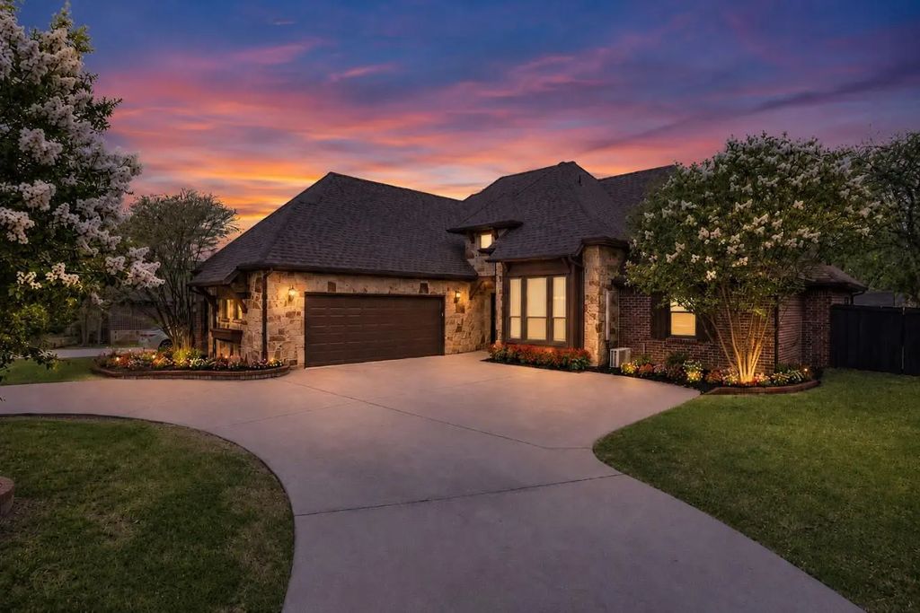 809 Longridge Drive, Denton