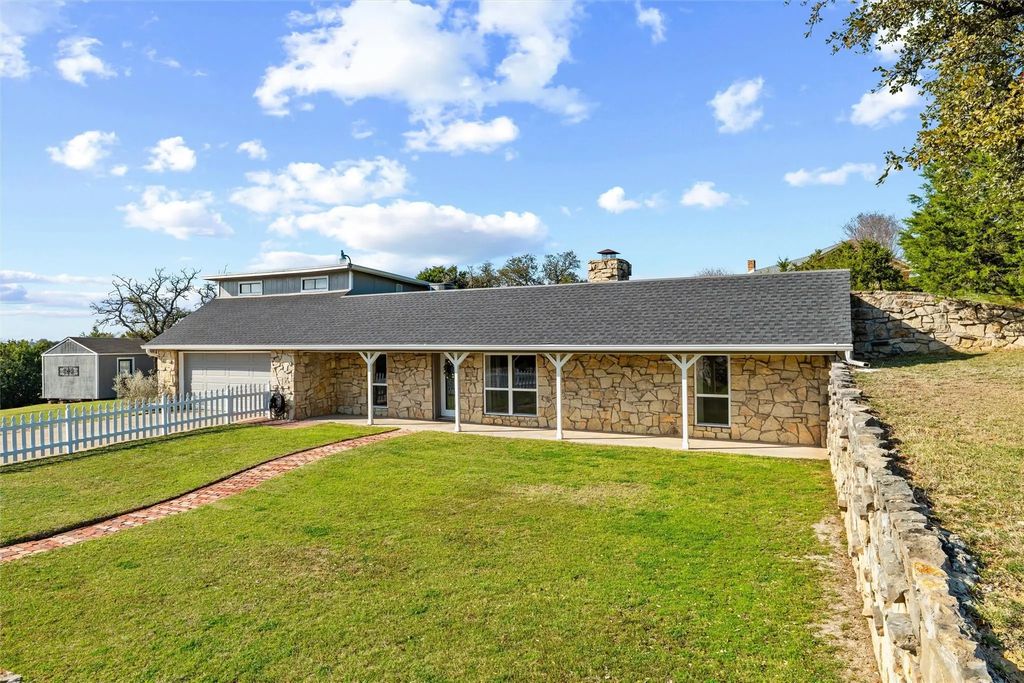 413 Meadowview Road, Weatherford