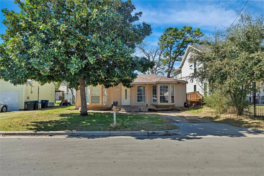 204 Sunset Lane, Fort Worth