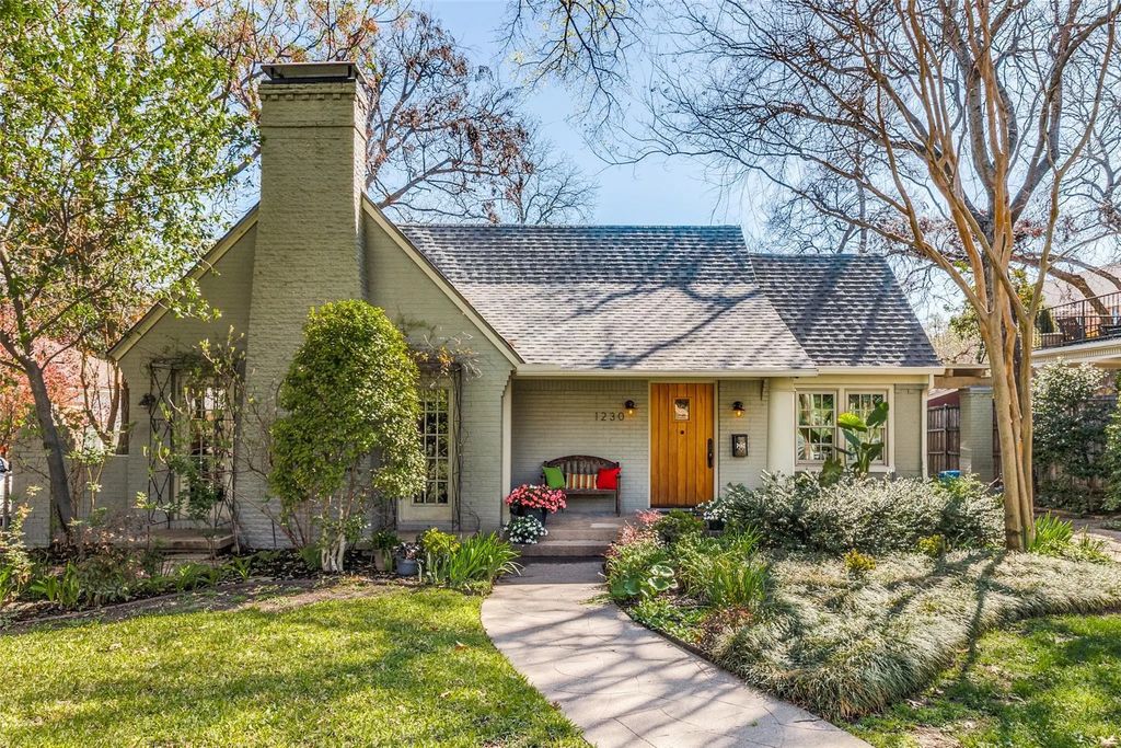 1230 N Winnetka Avenue, Dallas