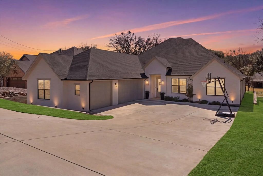 4109 Cimmaron Trail, Granbury