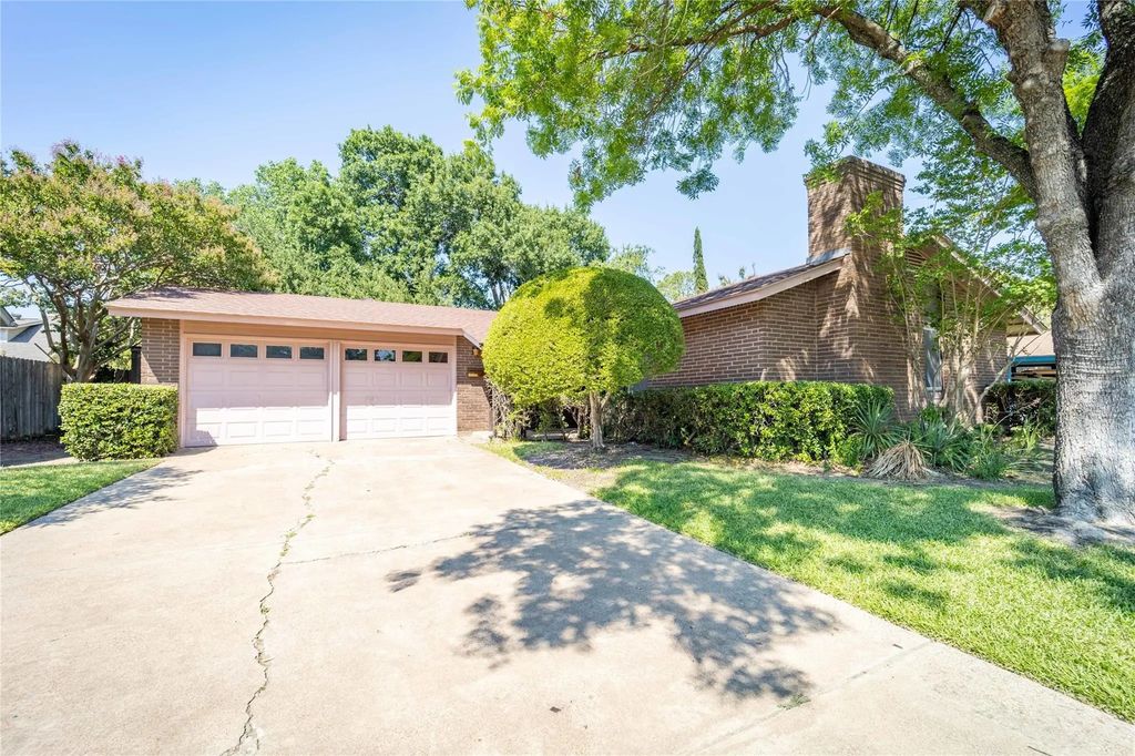 1217 Doncaster Street, Irving