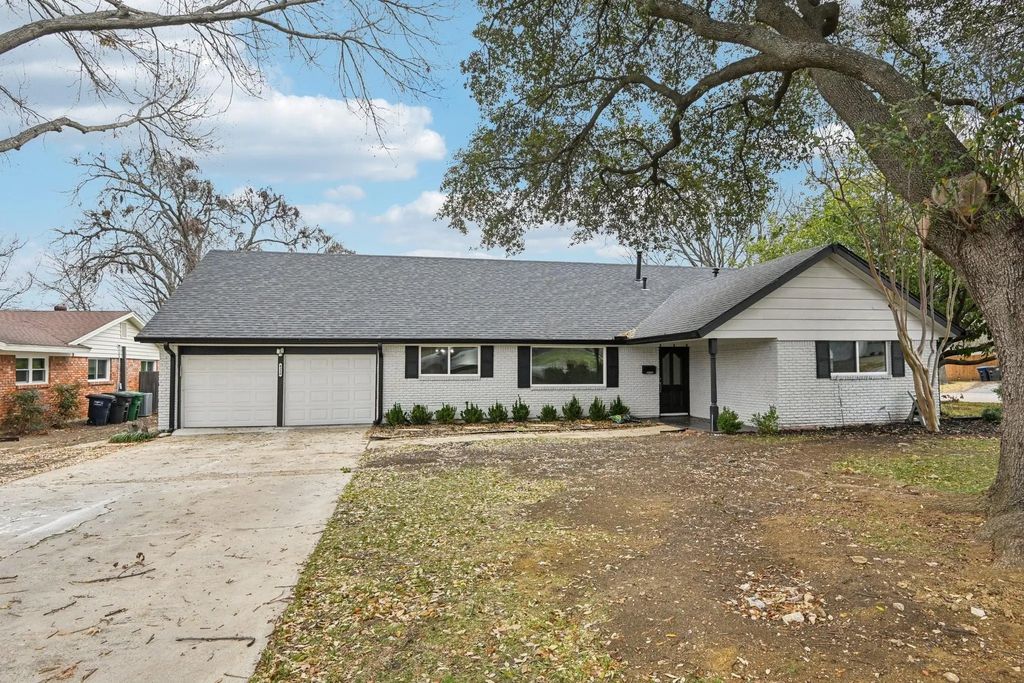 4350 Wedgmont Circle S, Fort Worth