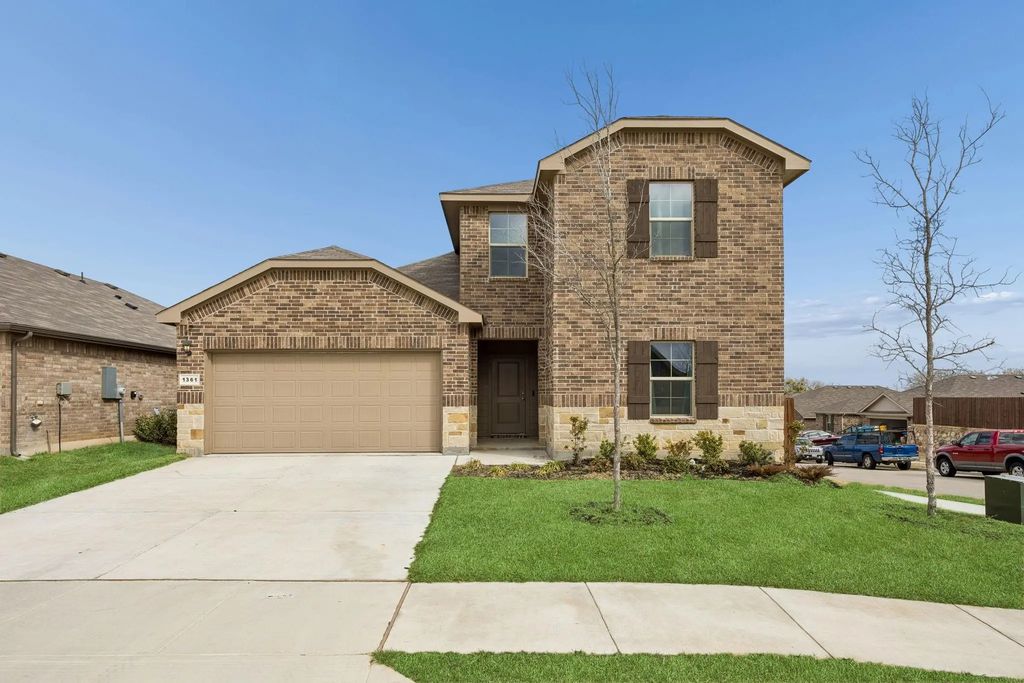 1361 Dillard Creek Drive, Fort Worth