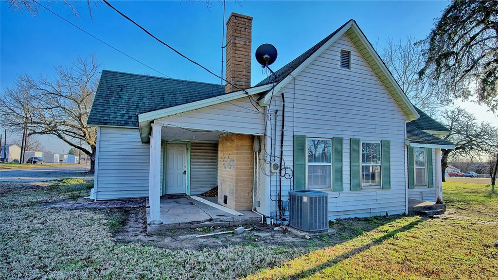 404 S Hall Street, Montague