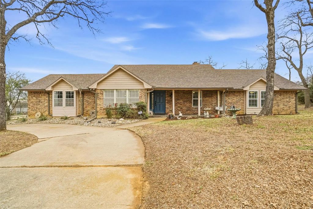 205 Roaring Springs Drive, Joshua