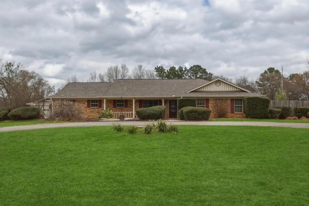 1302 Jeff Davis Drive, Tyler