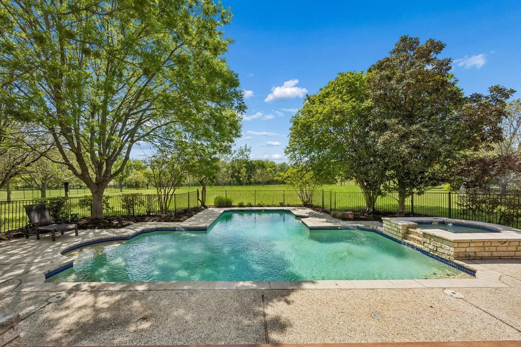 515 Bastrop Road, Lucas