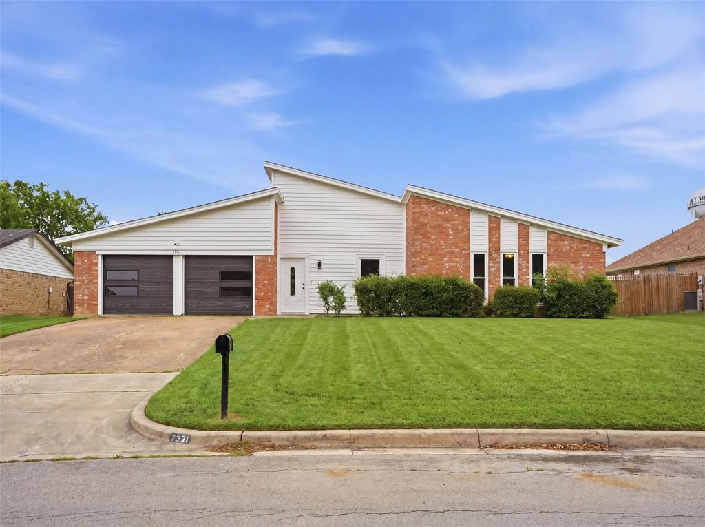 7321 Fredricksburg Drive, Forest Hill