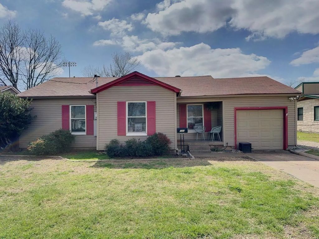 634 Oak Ridge Lane, Irving