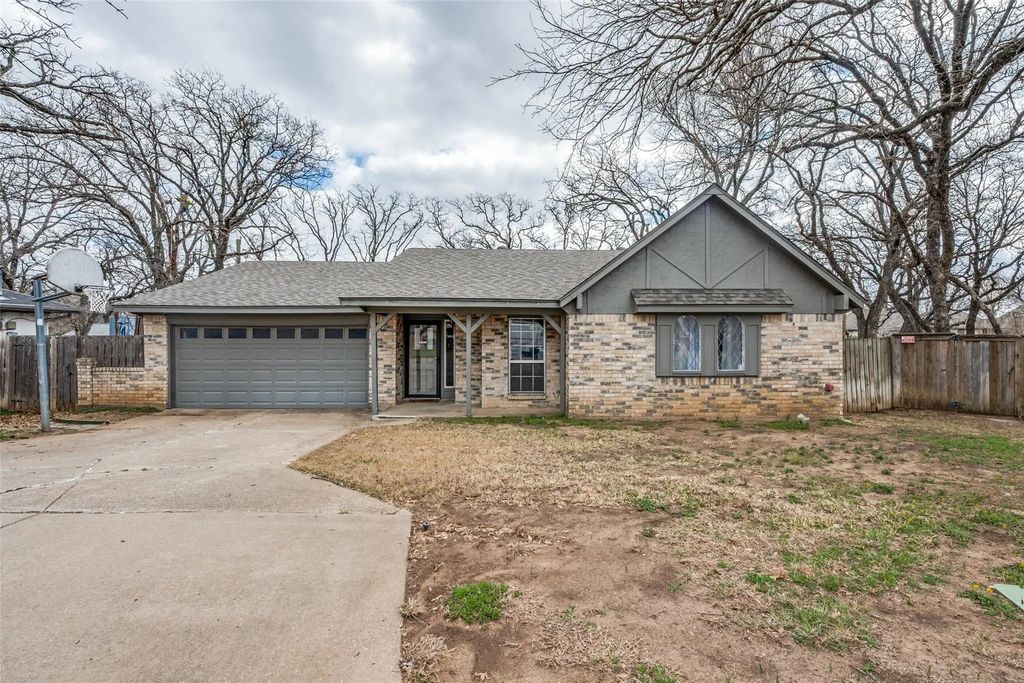 2116 Holt Road, Arlington