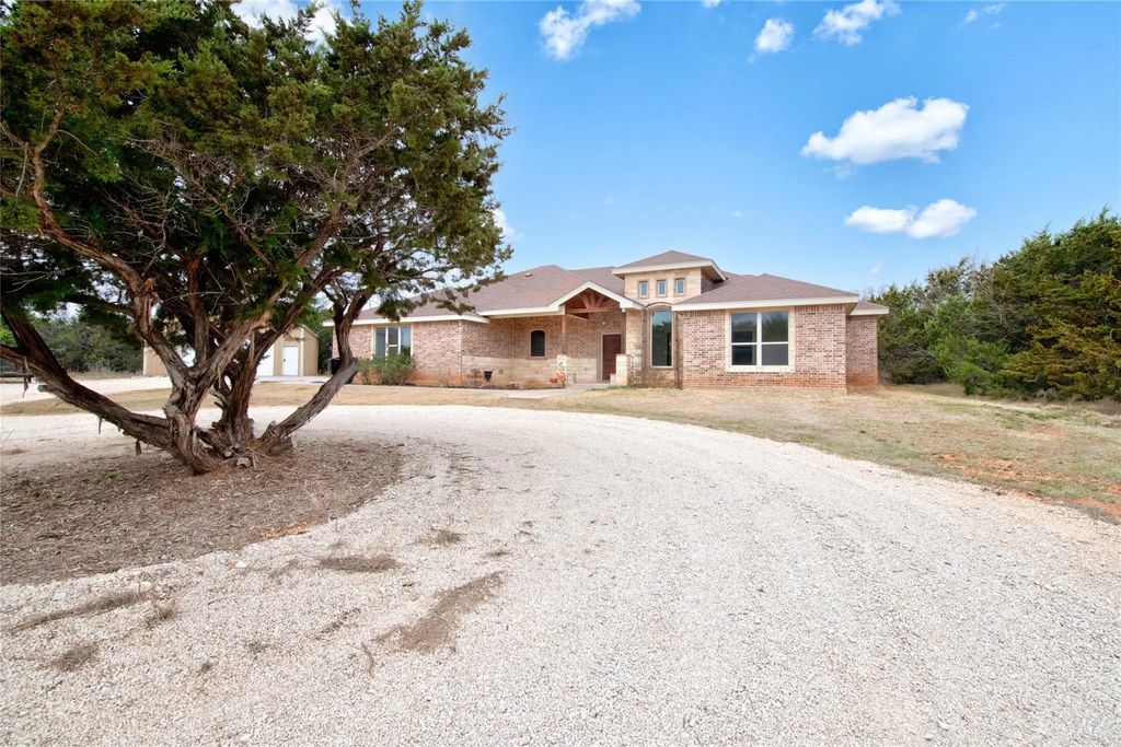 322 County Road 676, Tuscola