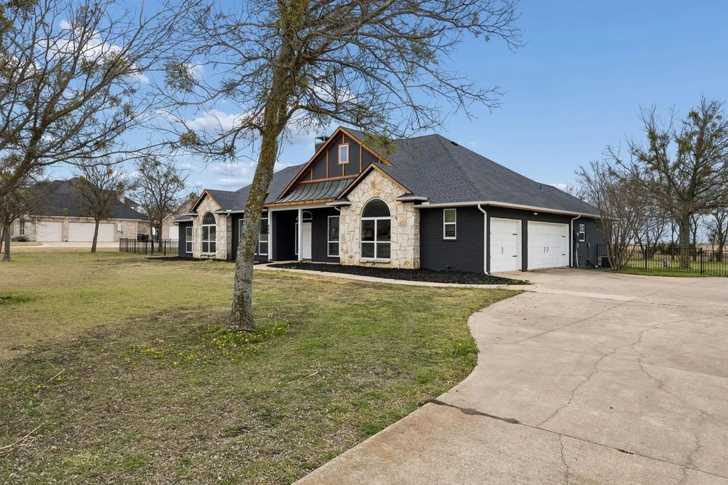984 Equestrian Drive, Rockwall