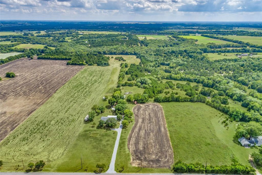 8428 County Road 527, Anna