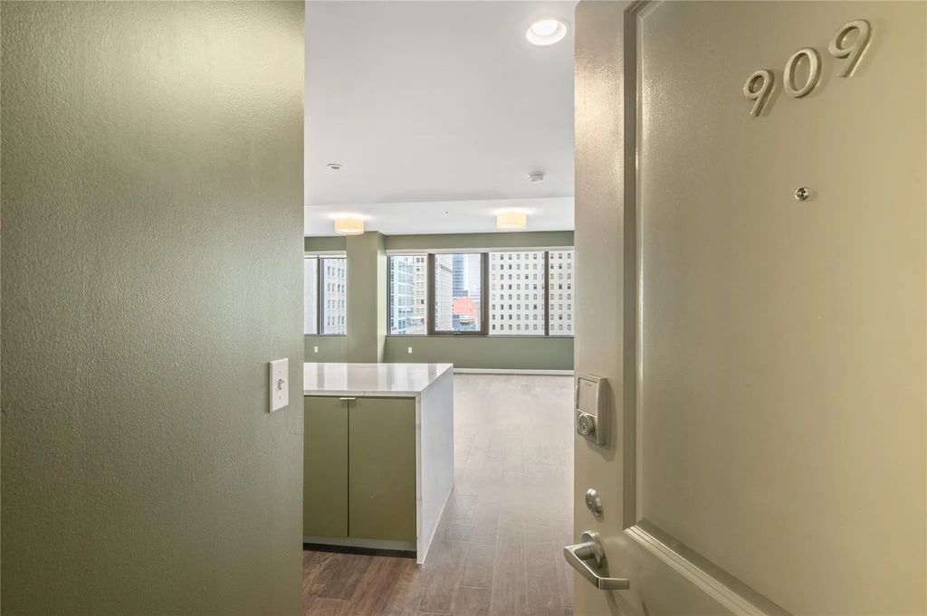 1200 Main Street 909, Dallas
