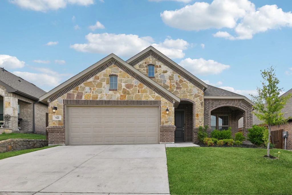 748 Long Iron Drive, Fort Worth