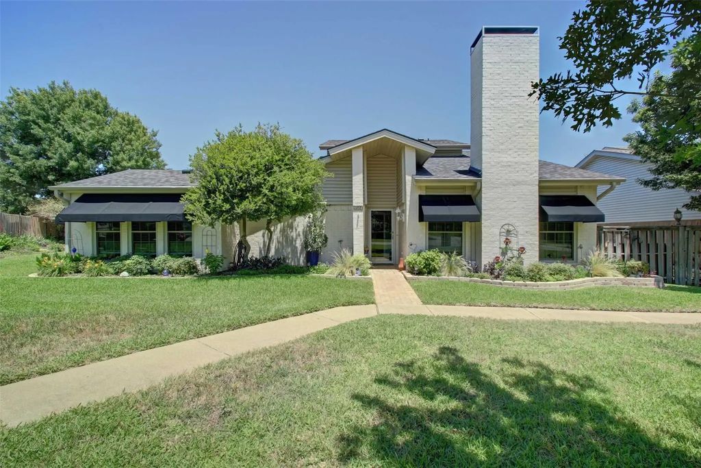 9504 Lea Shore Street, Fort Worth