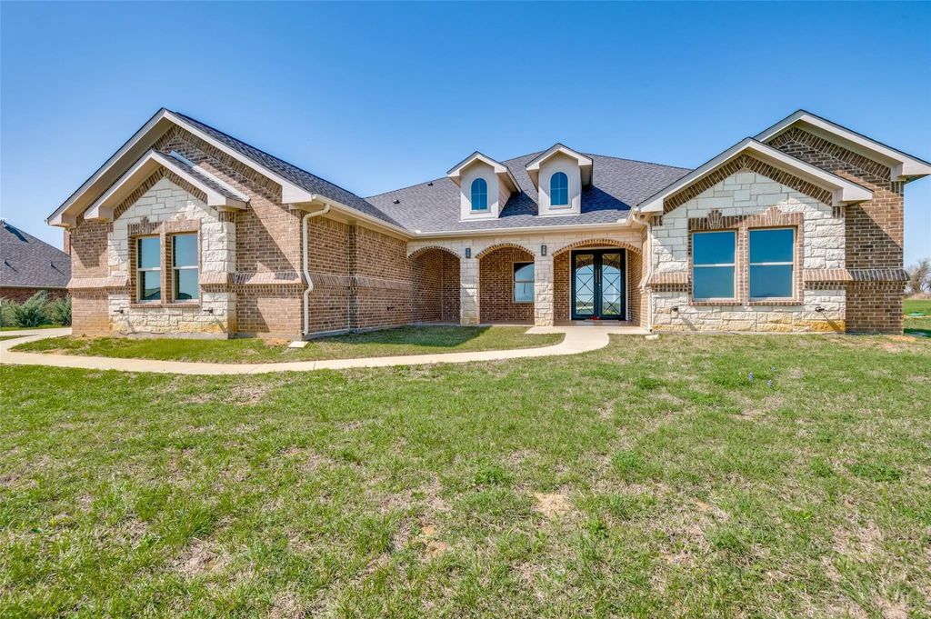 760 Alysa Lane, Waxahachie