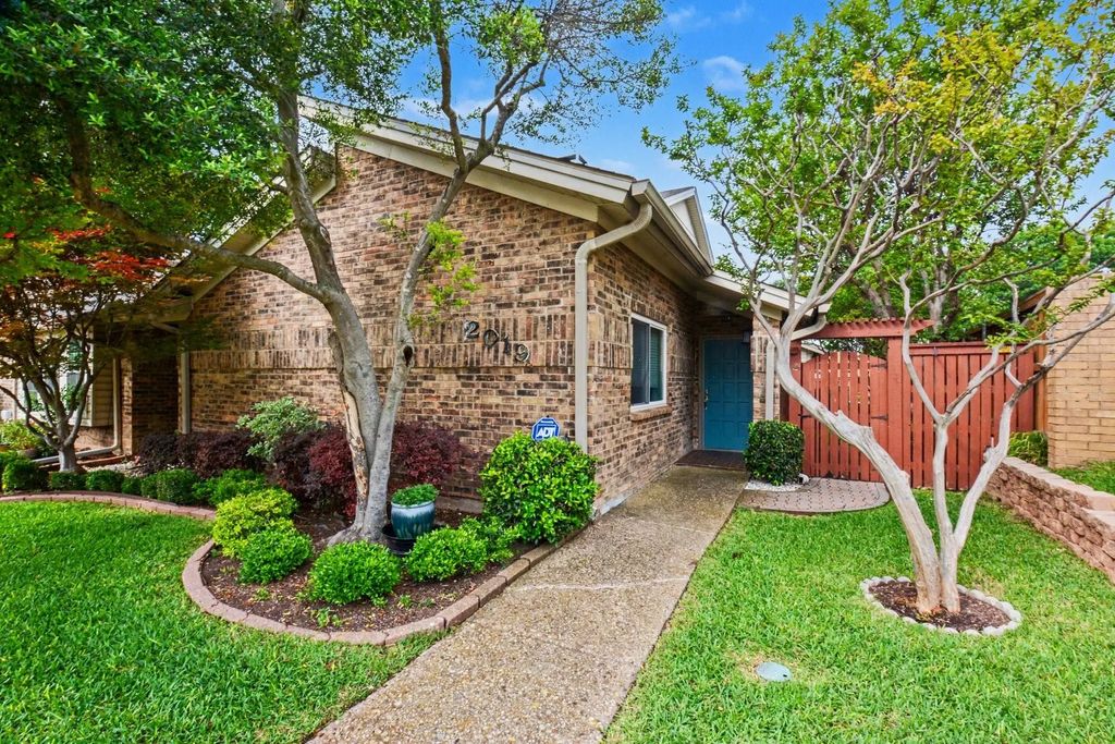2019 Whippoorwill Lane, Carrollton