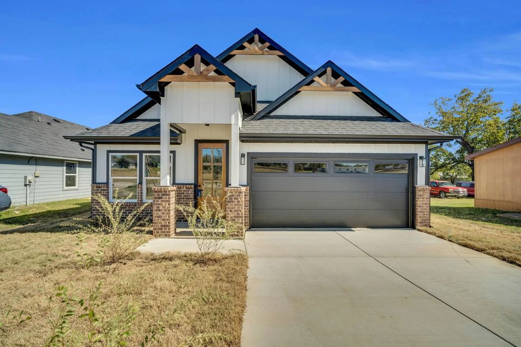 403 Santa Fe Street, Alvarado