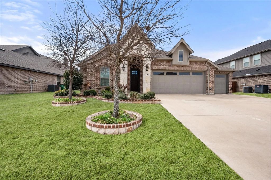 124 Sundance Circle, Waxahachie