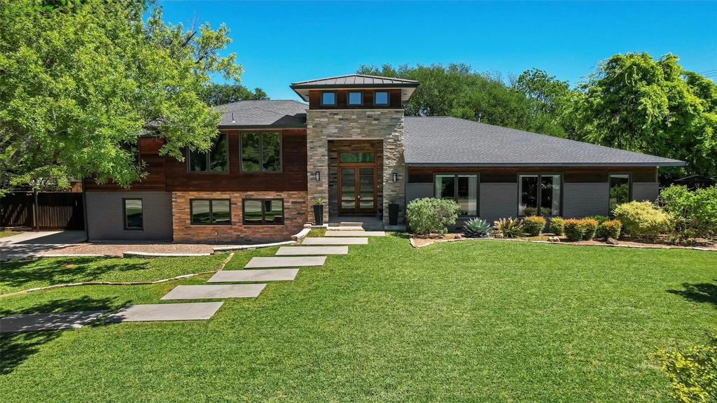 7037 Alpha Road, Dallas