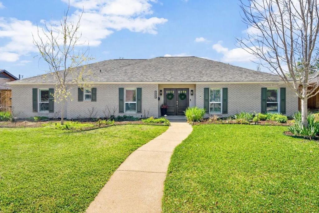 7424 Meadow Oaks Drive, Dallas
