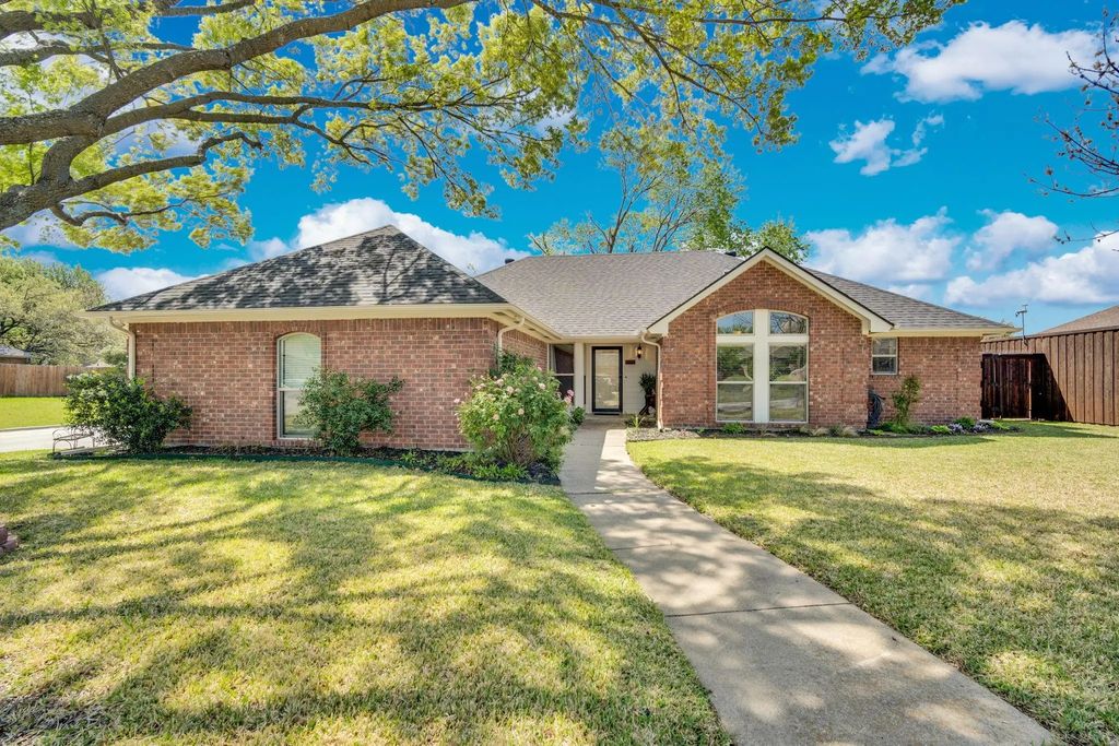 1501 Highland Drive, Mansfield