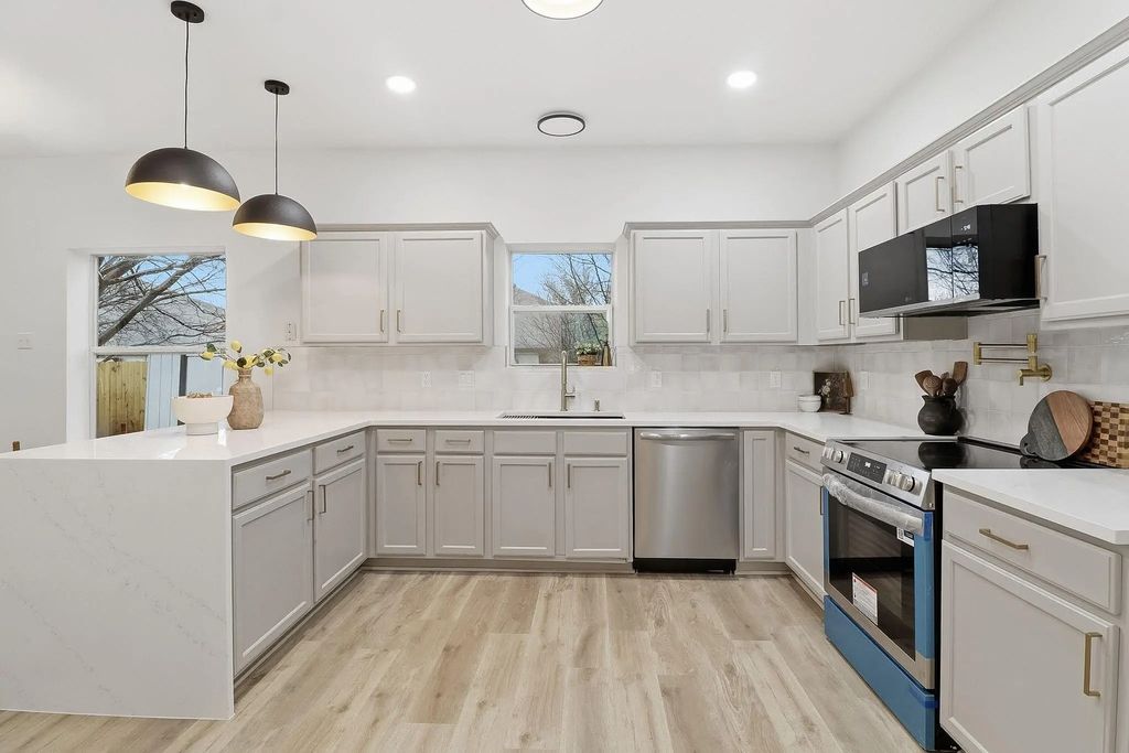 611 Joy Lane, Mansfield