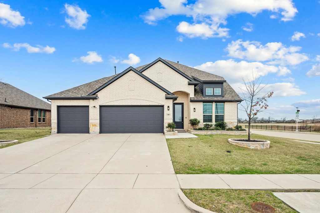 417 Ardsley Lane, Forney