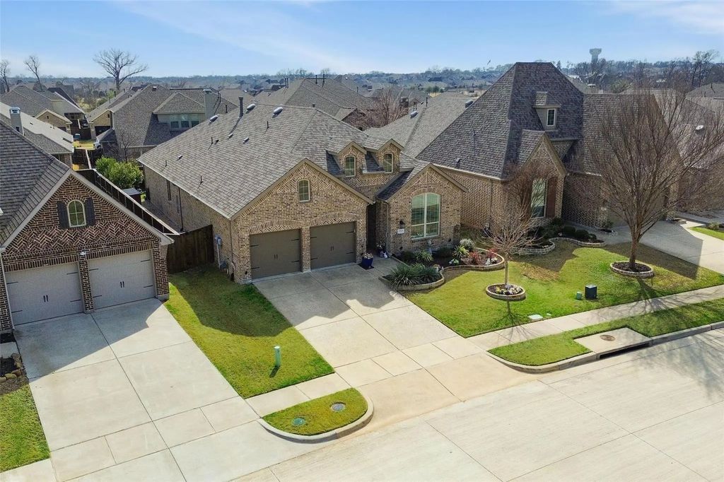 812 Heron Creek Pass, McKinney