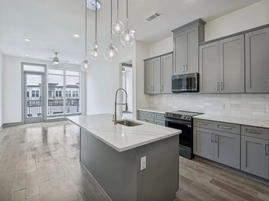 2700 Old Denton Road 4427, Carrollton