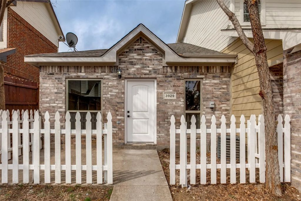 3929 Pickett Place, Garland