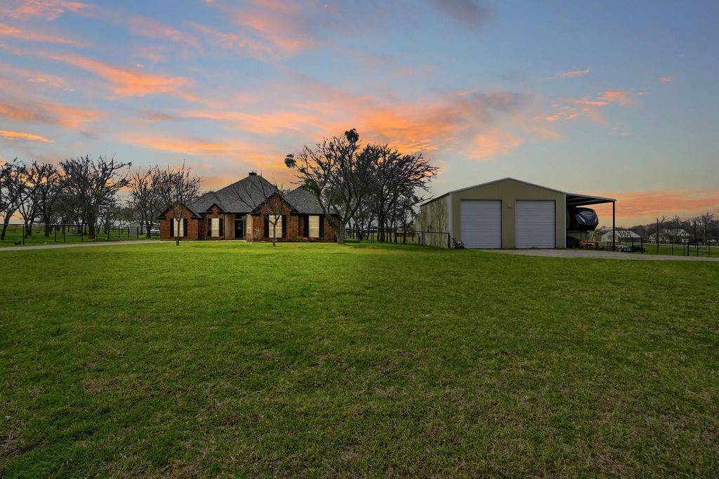 329 Kincannon Lane, Rhome