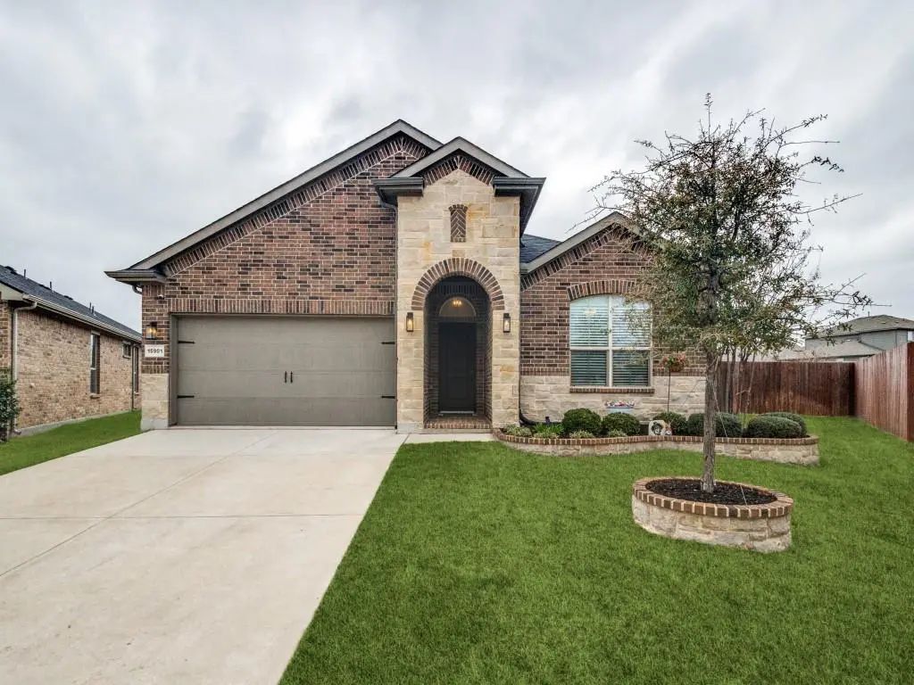 15901 Tottenhall Pass, Fort Worth