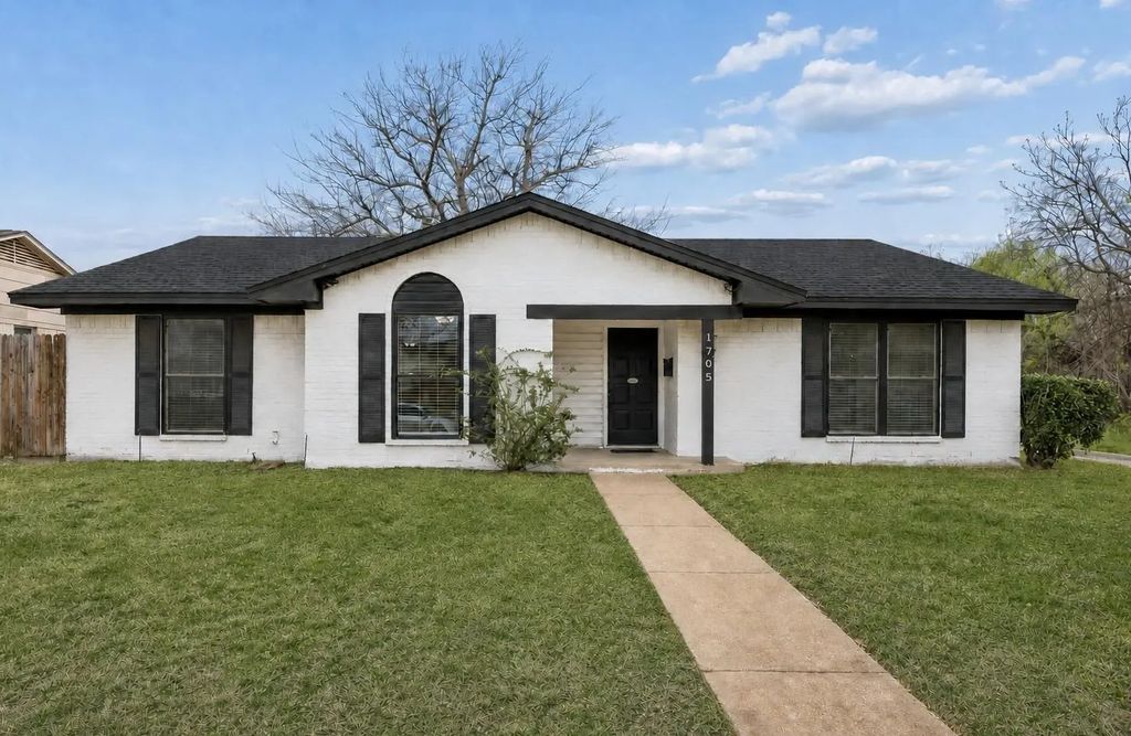 1705 Bobbie Lane, Garland