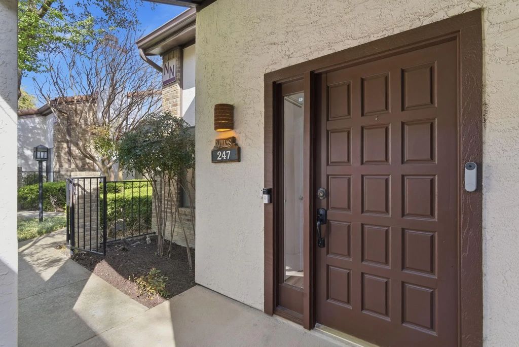 18040 Midway Road 247, Dallas