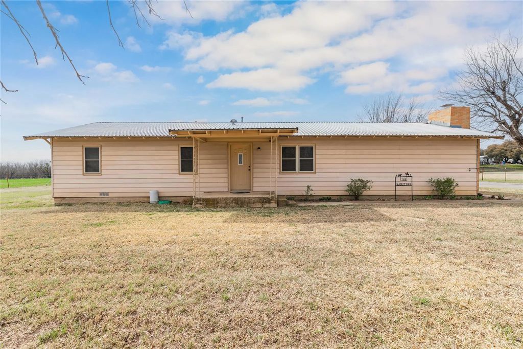 101 Allen Drive, Early